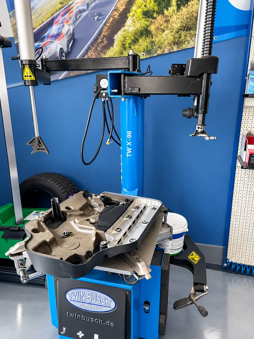 Twin Busch Reifenmontiermaschine